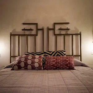 https://suite-ventisette.lecce-hotels.com
